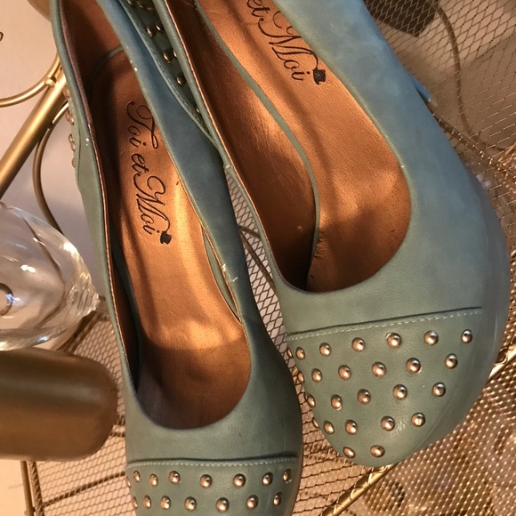 Blue Studded Platform High Heels - Picture 4 of 6